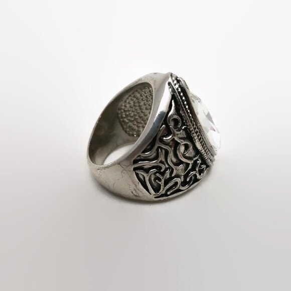 Silver Tone Marquis Shaped Clear Glass Stone Ring Size 6 - Picture 2 of 3